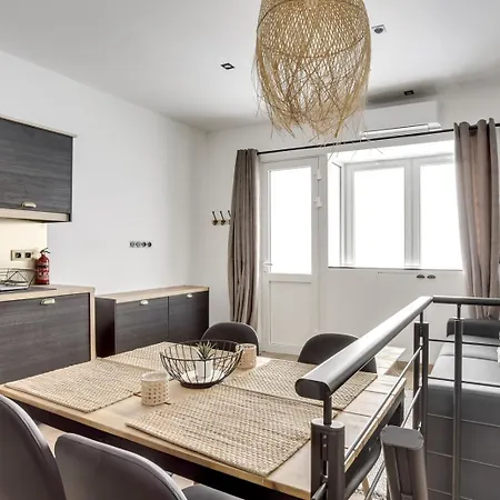149 Christophe - Superbe A Apartment Paris